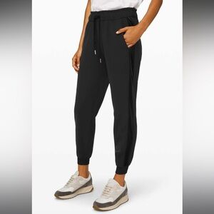 Lululemon On the Fly Jogger *Velvet Trim